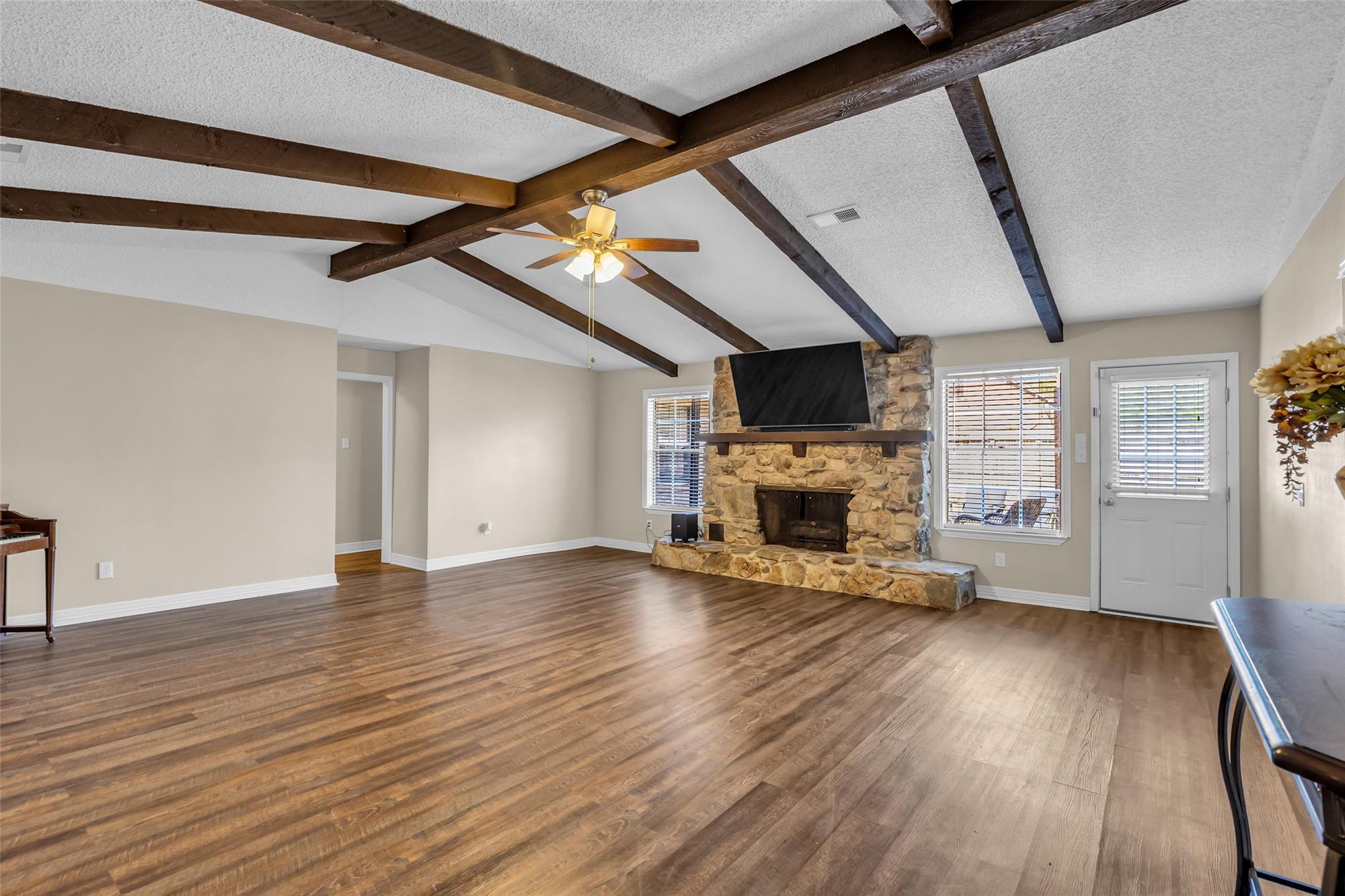 4801 Summer Lane