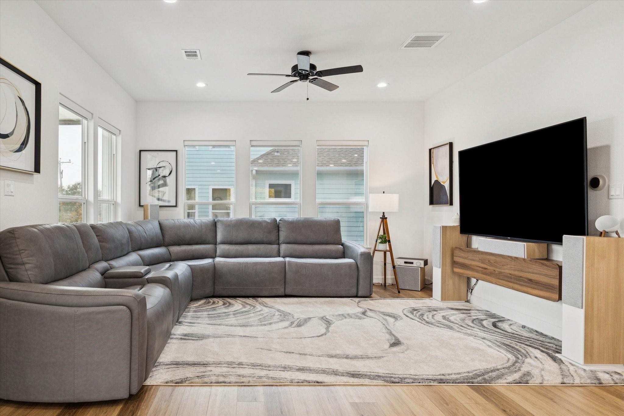 2922 Seargent Street