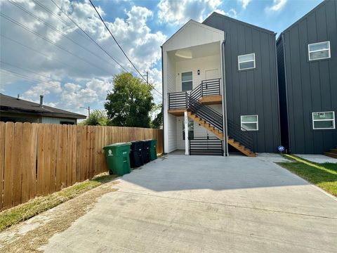 Photo of 330 Clearwater Street #A, Houston, TX 77029 (MLS # 83201411)