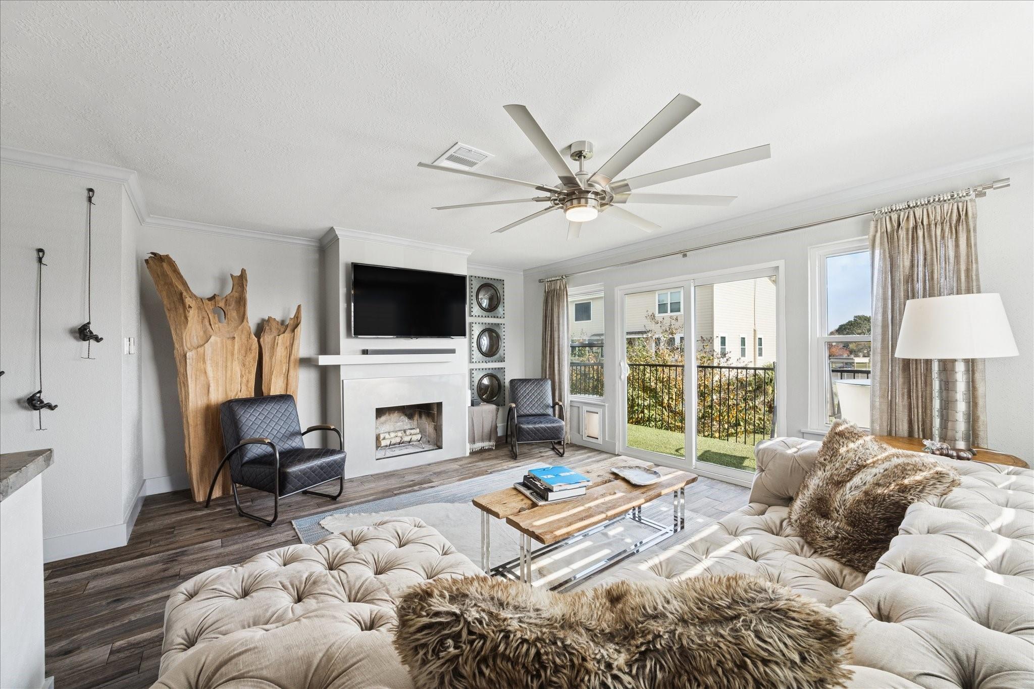 1900 Lakeside Drive