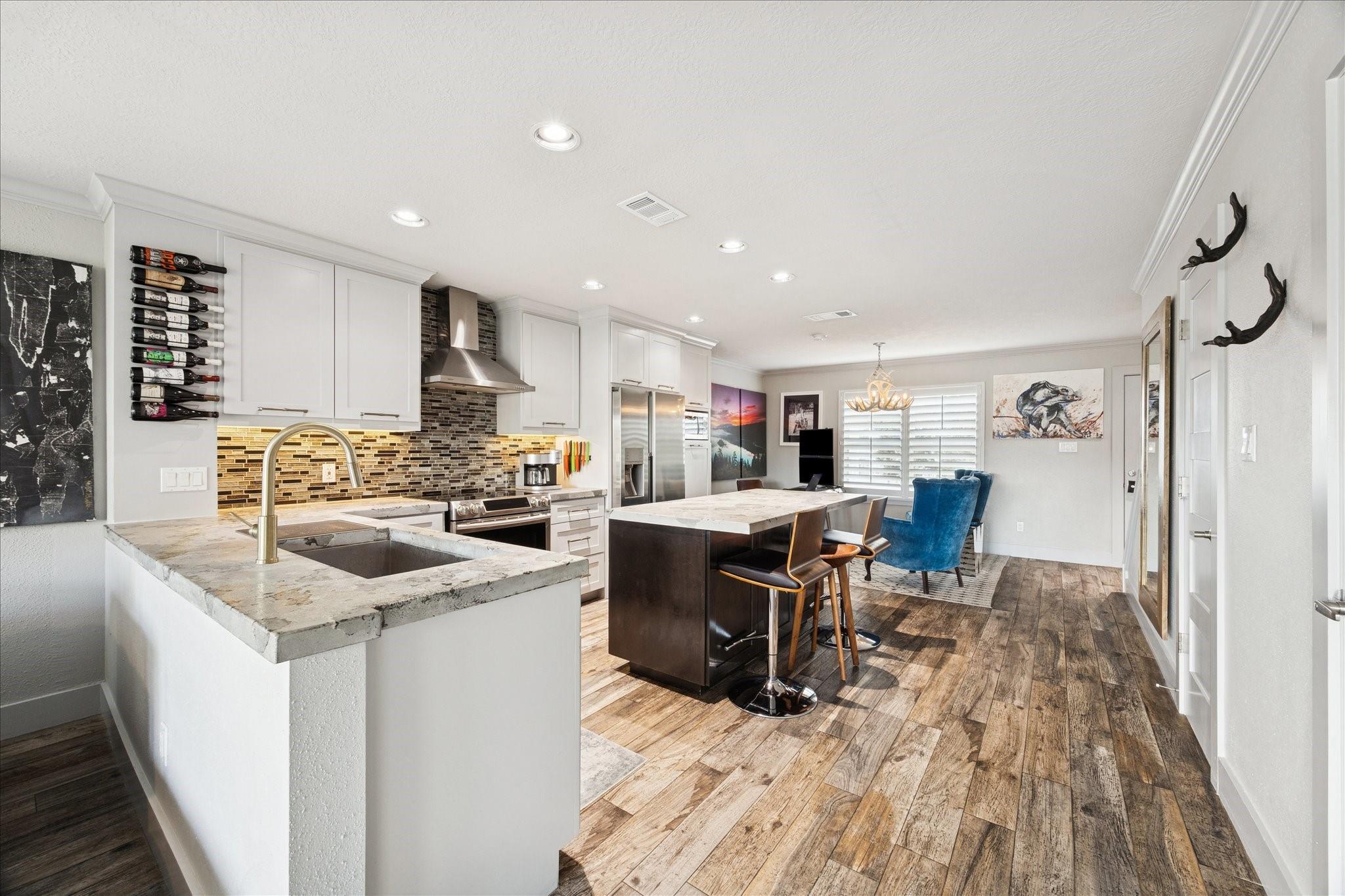 1900 Lakeside Drive