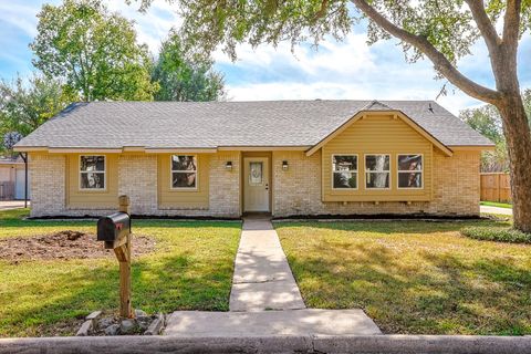 Photo of 3215 Springhill Drive, Missouri City, TX 77459 (MLS # 69025979)