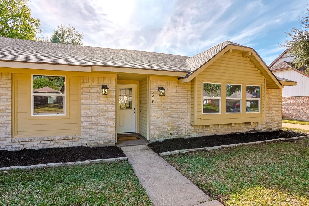 Photo of 3215 Springhill Drive, Missouri City, TX 77459 (MLS # 69025979)