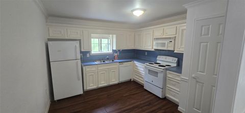 Tiny photo for 334 Dogwood, Onalaska, TX 77360 (MLS # 56507822)