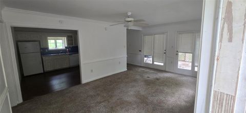 Tiny photo for 334 Dogwood, Onalaska, TX 77360 (MLS # 56507822)
