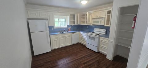Tiny photo for 334 Dogwood, Onalaska, TX 77360 (MLS # 56507822)