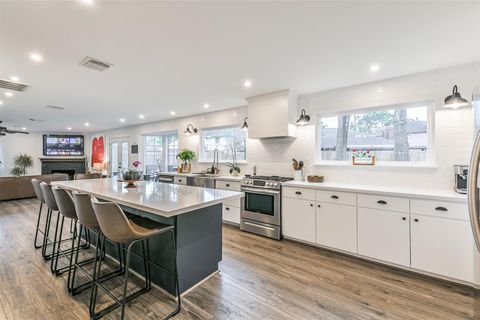 814 Noble Springs Road Houston TX 77062