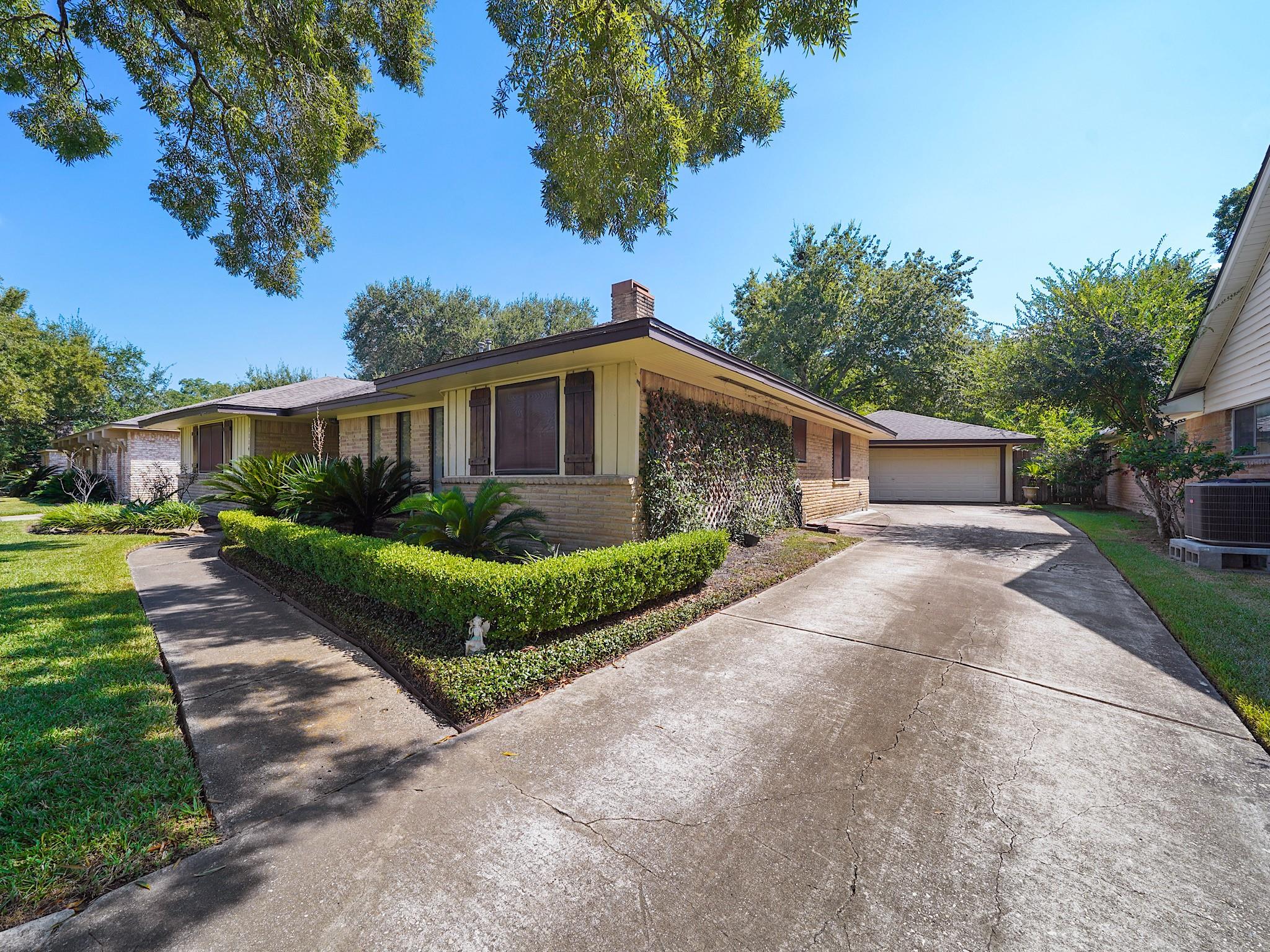 1114 Laurel Valley Drive
