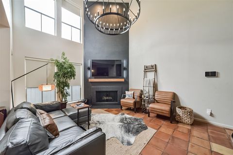 Townhouse For Sale - 1914 Augusta Drive #1<br/> Houston, TX 77057