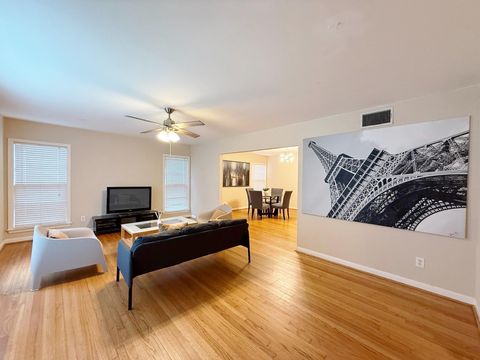 Photo of 2007 Sheridan Street, Houston, TX 77030 (MLS # 68742481)