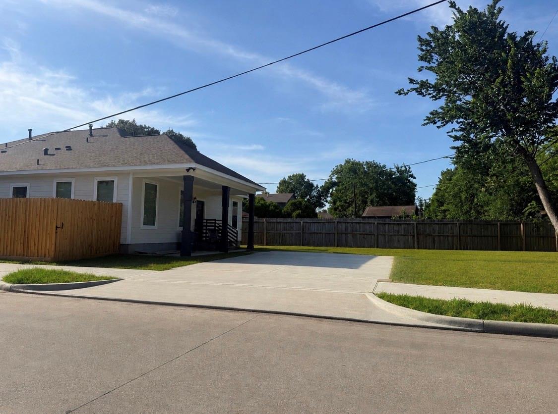 623 Munger Unit A Street