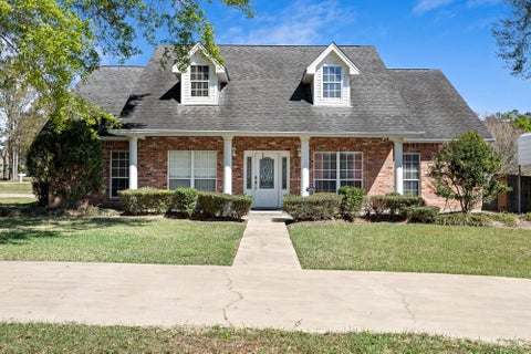 Photo of 1020 Magnolia Trace, Silsbee, TX 77656 (MLS # 32007403)