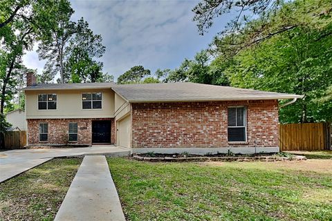 Homes For Rent - 11 Fiddleleaf Court<br/> Spring, TX 77381