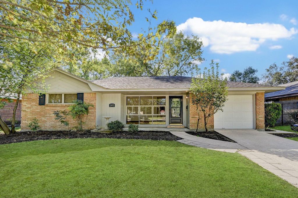 Photo of 5405 Nina Lee Lane, Houston, TX 77092 (MLS # 34944765)