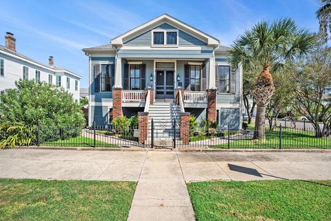 Photo of 902 Winnie Street, Galveston, TX 77550 (MLS # 87583814)