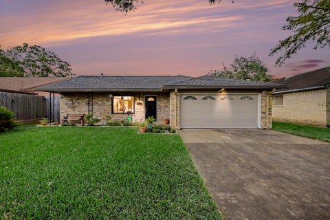 Photo of 2508 Village Circle Drive, Katy, TX 77493 (MLS # 70491110)