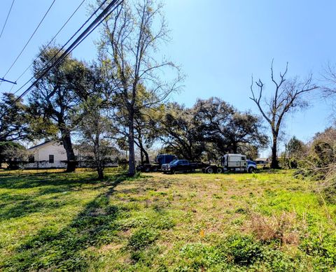 Photo of 806 N Cleveland Street, Dayton, TX 77535 (MLS # 9274164)