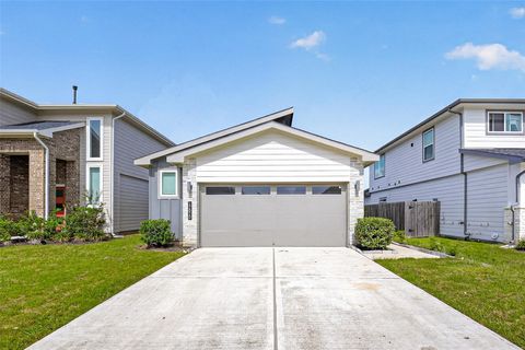Photo of 12820 Tokenhouse Lane, Houston, TX 77047 (MLS # 31709427)