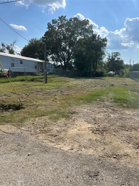 Photo of 310 Olive Street, El Campo, TX 77437 (MLS # 61341167)