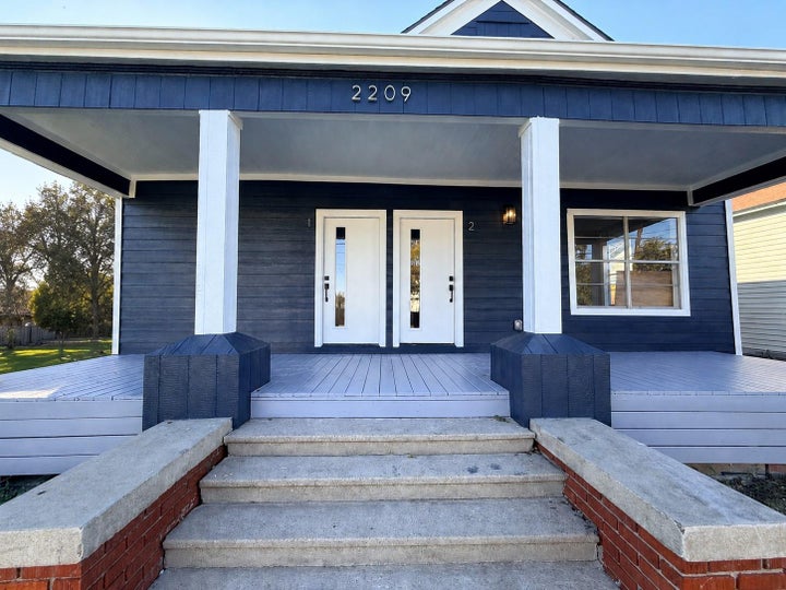 Photo 1 of 39 — 2209 Gano St, Houston, TX 77009