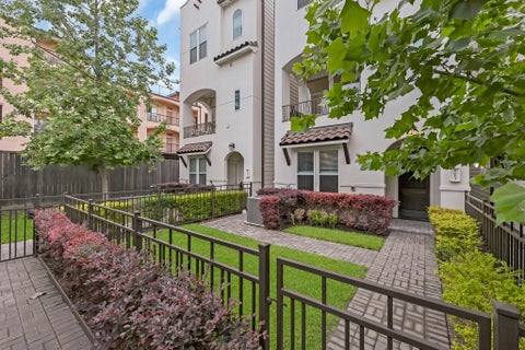 Photo of 4013 Barnes Street, Houston, TX 77007 (MLS # 26861812)