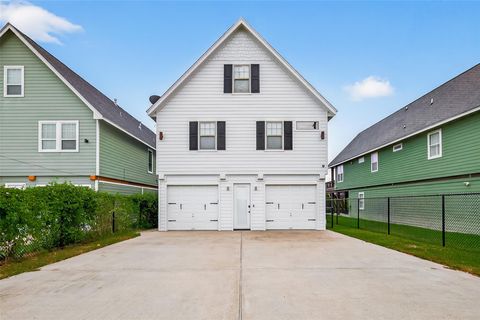 Photo of 225 S Front Street, Freeport, TX 77541 (MLS # 7521725)