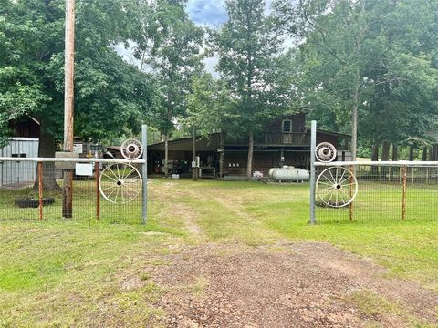 Photo of 128 Wood Haven Hvn, Livingston, TX 77351 (MLS # 27124849)