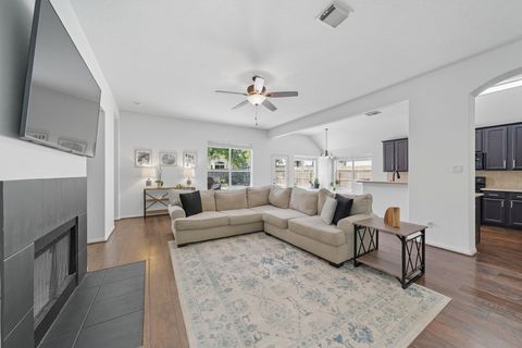 3323 Rollingwood Montgomery TX 77356