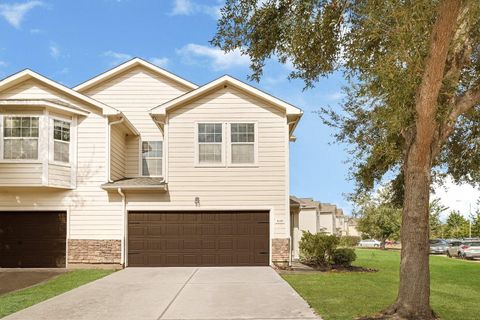 Photo of 5010 Dartmoor Ridge Trail, Houston, TX 77066 (MLS # 29965273)