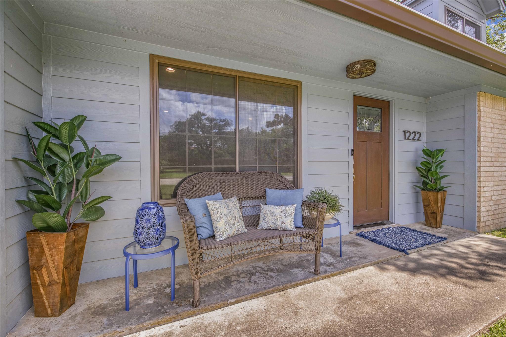 1222 N Ridgefield Circle