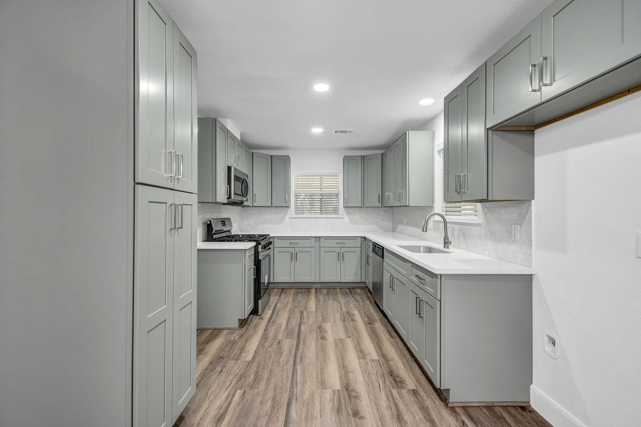 432 Robinson Road
