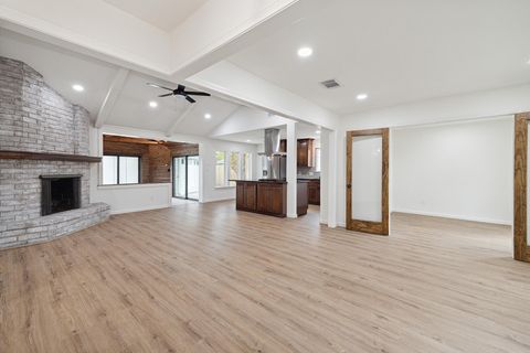 Photo of 9719 Springmont Drive, Houston, TX 77080 (MLS # 81770571)