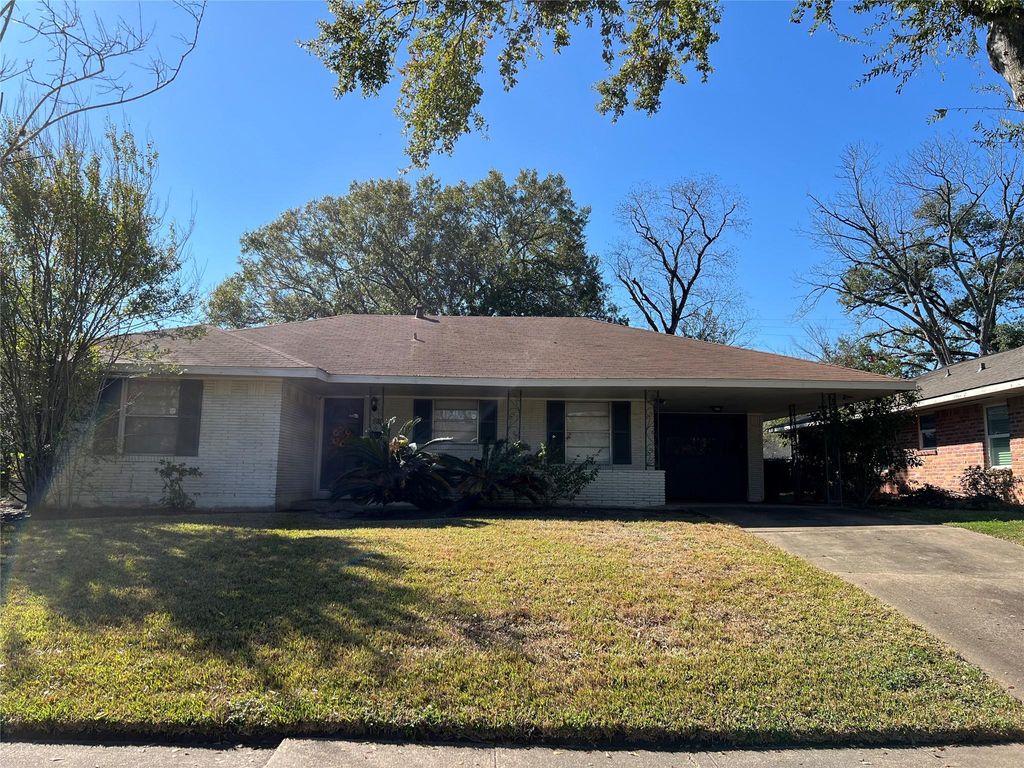 Photo of 5103 Creekbend Drive, Houston, TX 77035 (MLS # 87418917)
