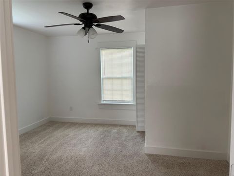 Tiny photo for 9210 E Avenue O, Houston, TX 77012 (MLS # 40381070)