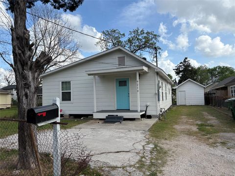 Photo of 9210 E Avenue O, Houston, TX 77012 (MLS # 40381070)