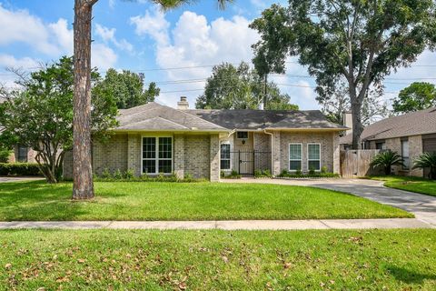 Photo of 2635 Austins Place, Sugar Land, TX 77478 (MLS # 90991912)