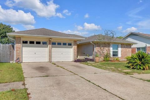 Photo of 10007 Kirkbluff Drive, Houston, TX 77089 (MLS # 93277433)
