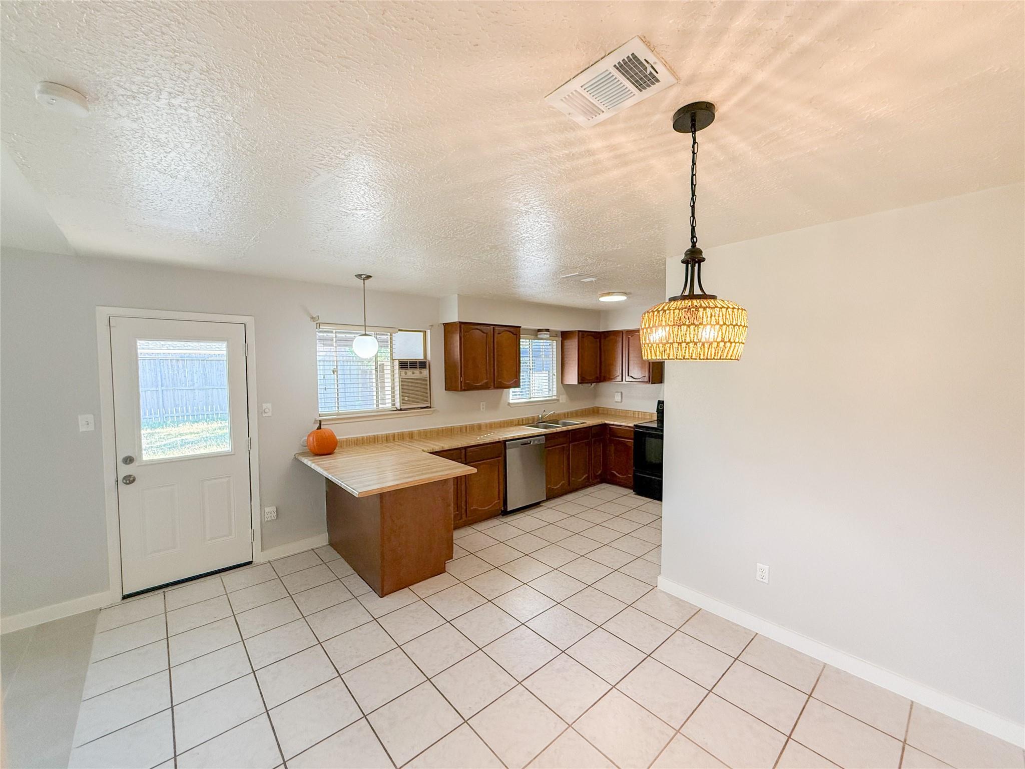 5850 Fallengate Drive