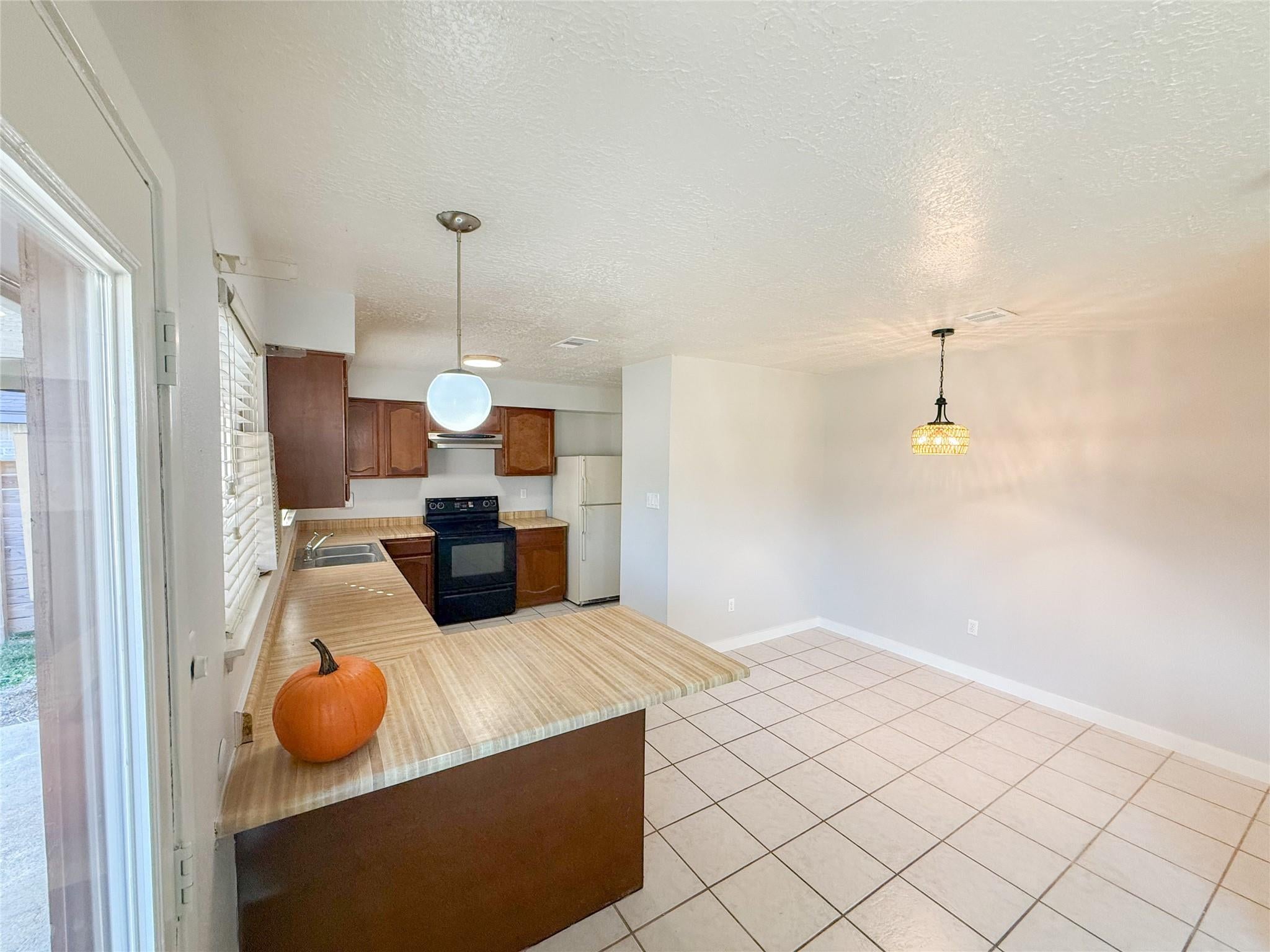 5850 Fallengate Drive