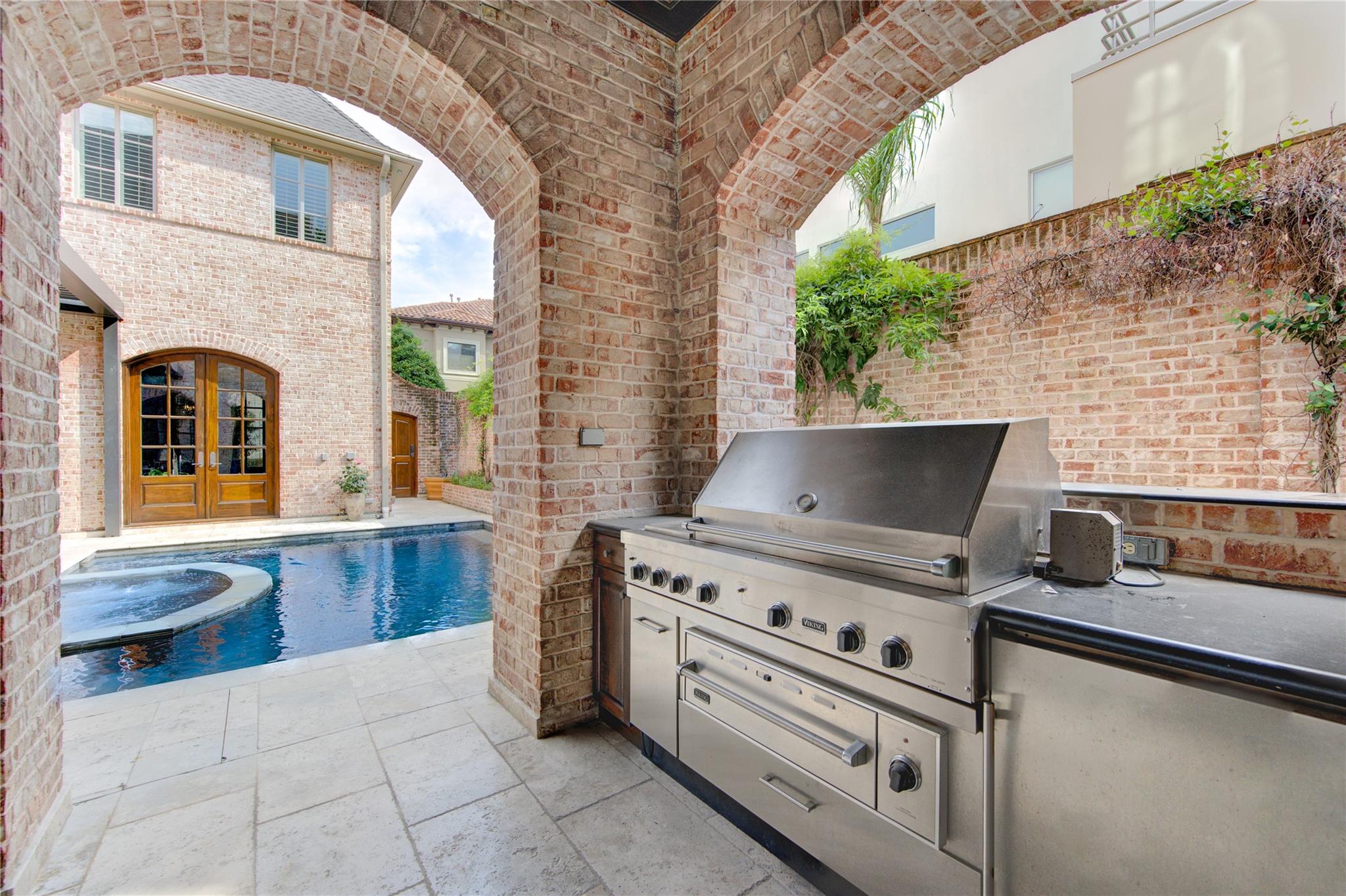 5110 W Oak Mews