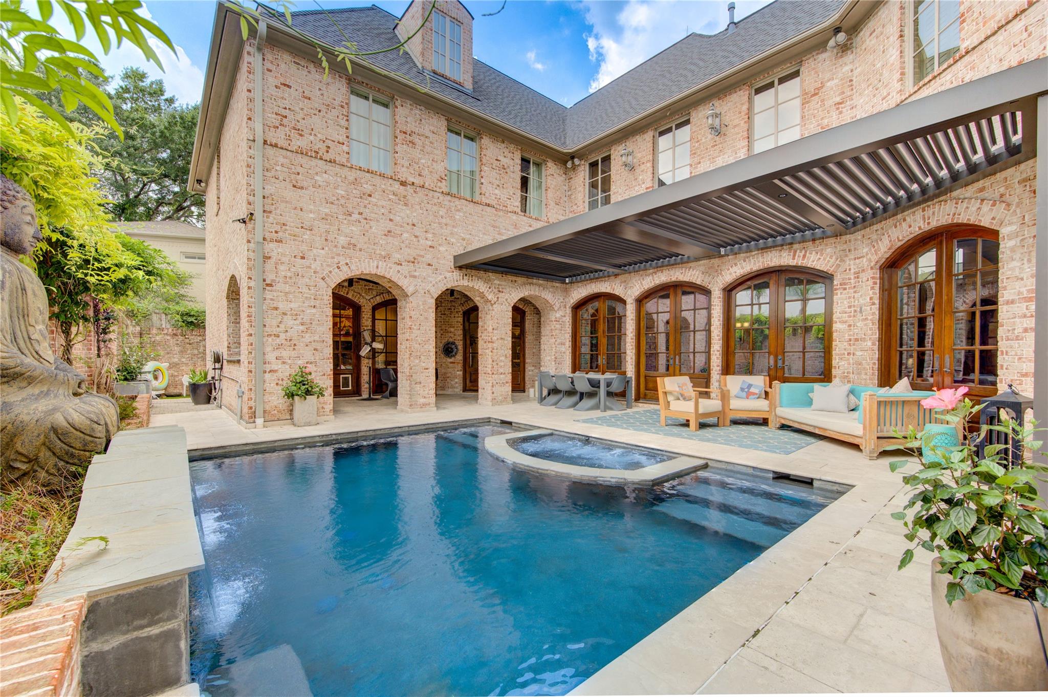 5110 W Oak Mews