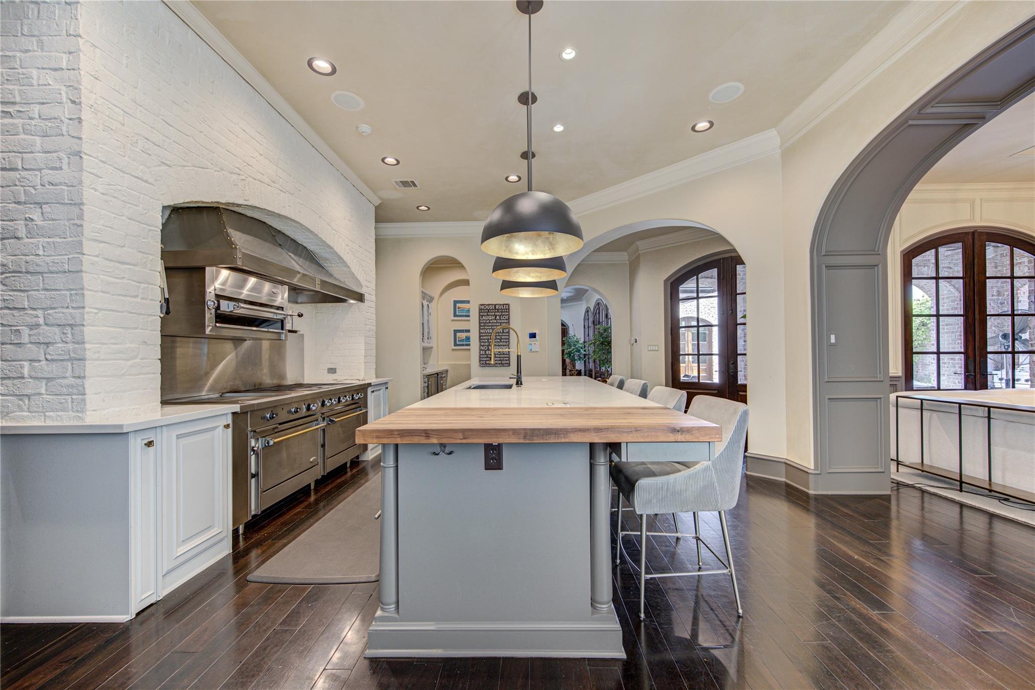 5110 W Oak Mews