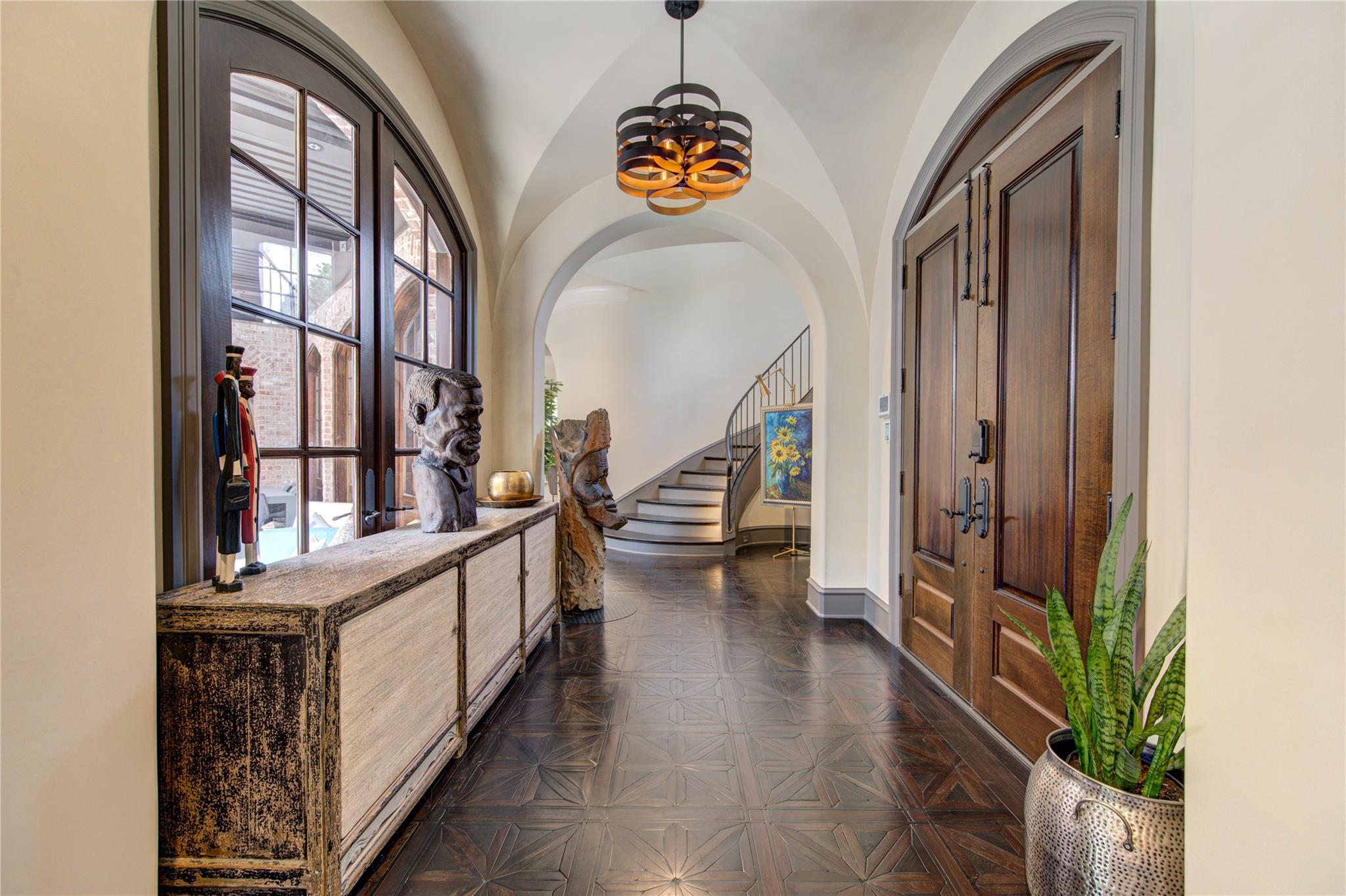 5110 W Oak Mews