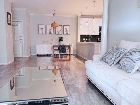 Photo of 2111 Welch Street #B119, Houston, TX 77019 (MLS # 22986580)