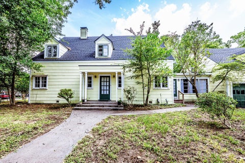Photo of 1505 20th Street, Huntsville, TX 77340 (MLS # 58963685)