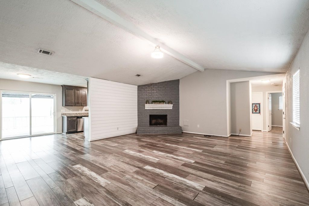 Photo of 318 Blue Tail Drive, Houston, TX 77336 (MLS # 42023095)