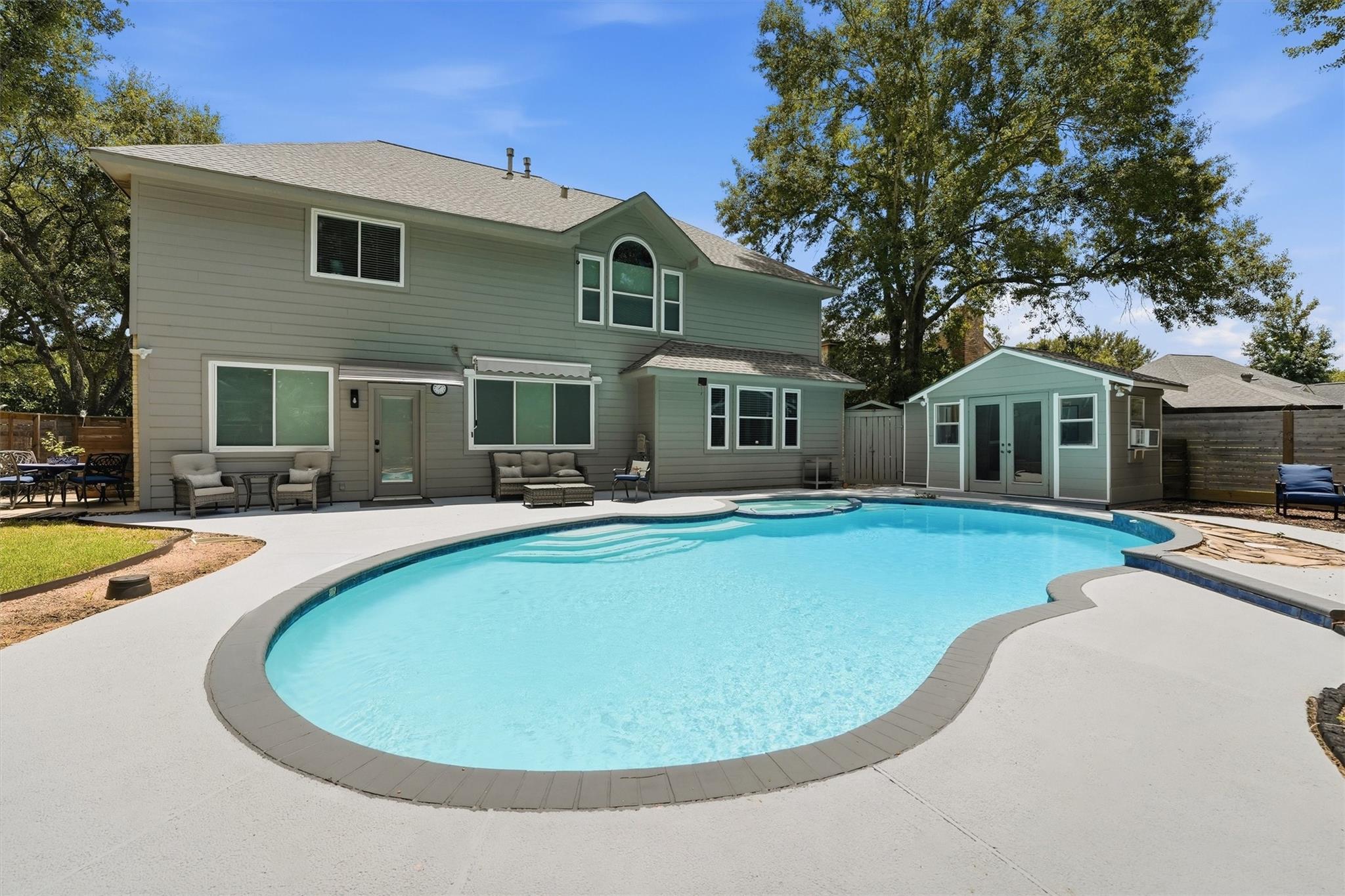 8103 Hurst Forest Drive