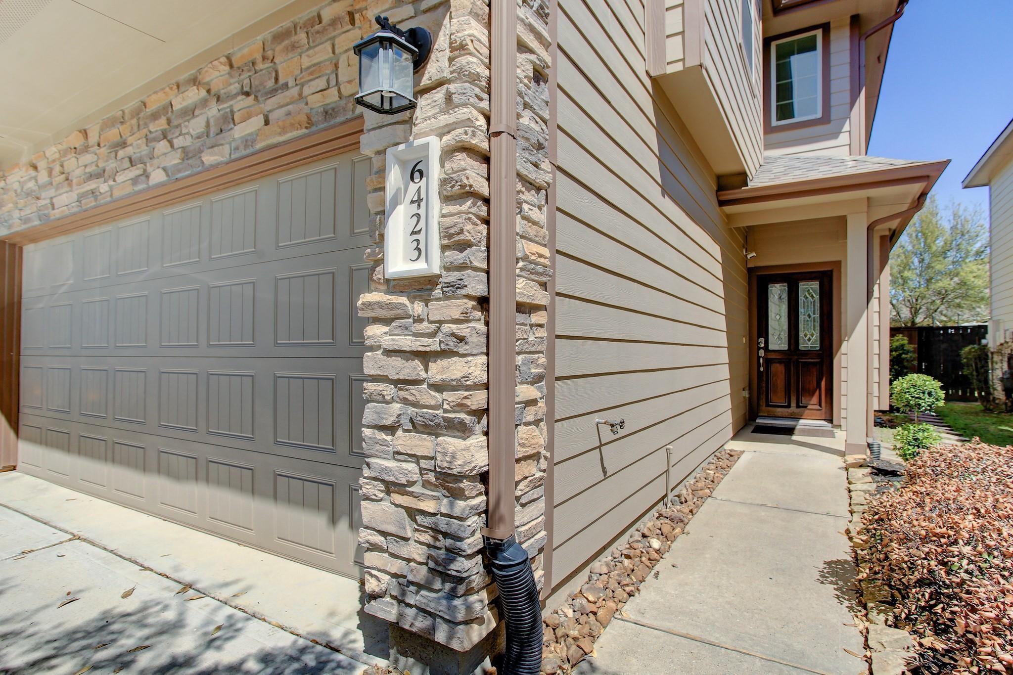 6423 Calgary Woods Lane