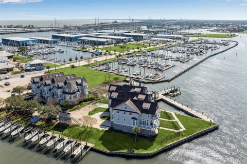 Townhouse For Sale - 2447 Lakewood Pointe Dr<br/> Seabrook, TX 77586