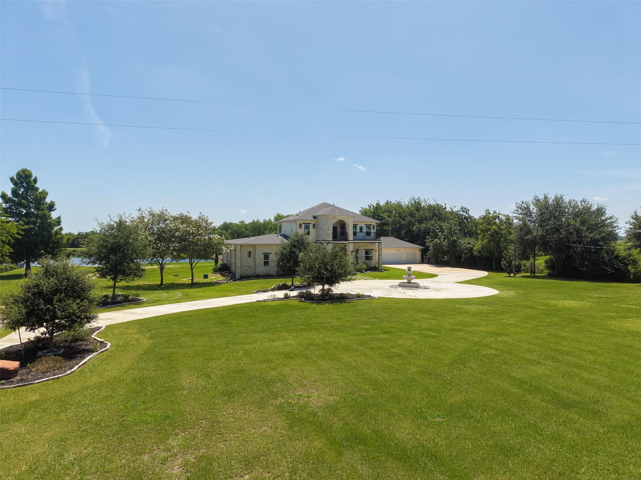 1024 Colibri Lake Lane
